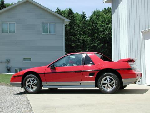1986 Pontiac Fiero Interior. Red 1985 Pontiac Fiero GT with