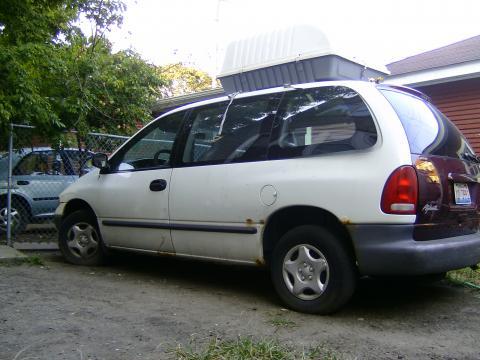 White 1997 Dodge Caravan with Gray interior 1997 Dodge Caravan in White